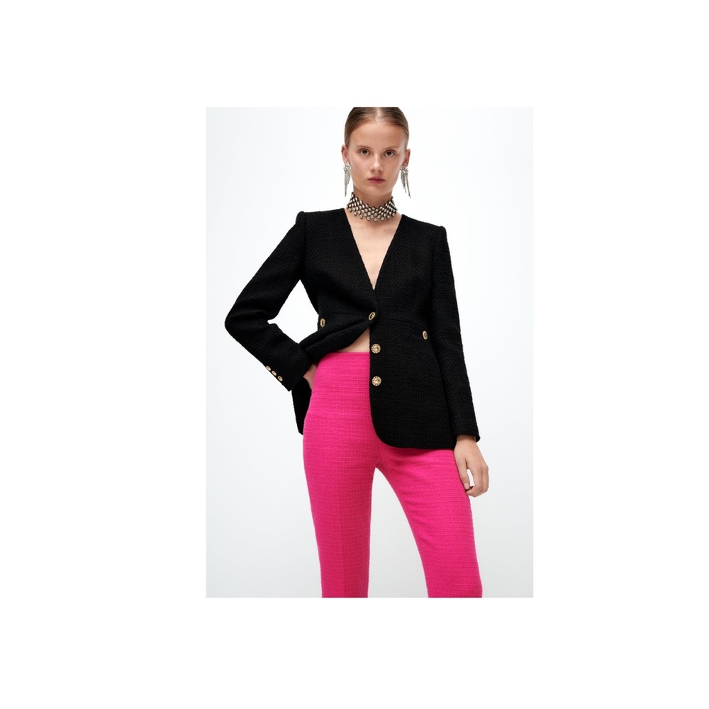 NEW! Zara structured mini flare pants. 😁🥰